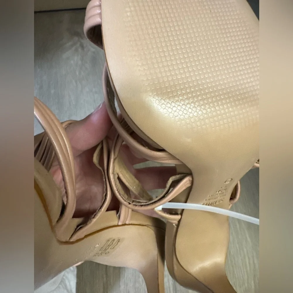 Schutz True Beige Brynn Casual Leather Sandal - Size 8.5